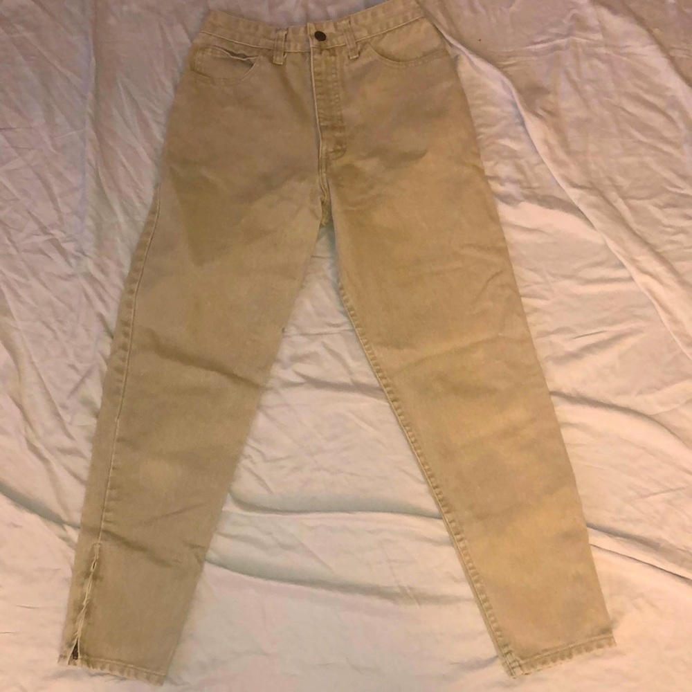 Guess beige colored jeans